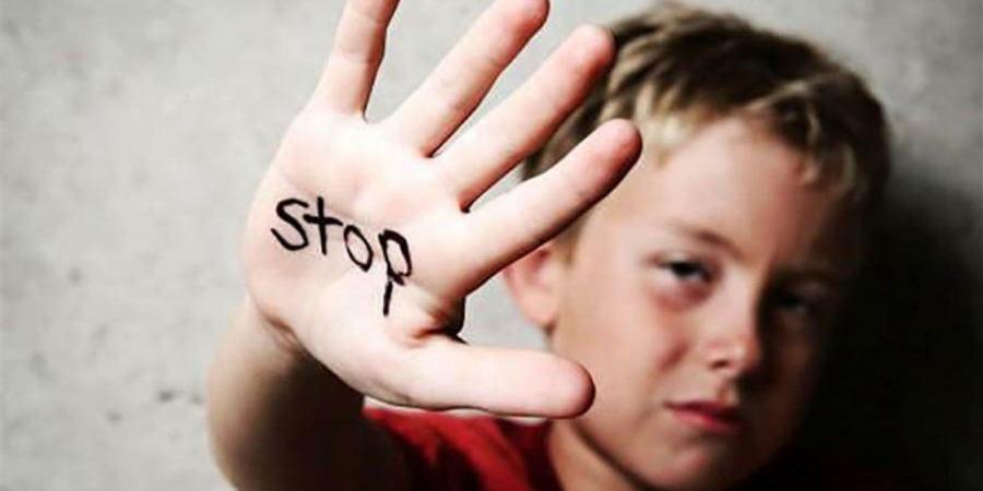 الأسرة خط الدفاع الأول.. استشاري نفسي يوضح دورها في حماية الأطفال من التحرش