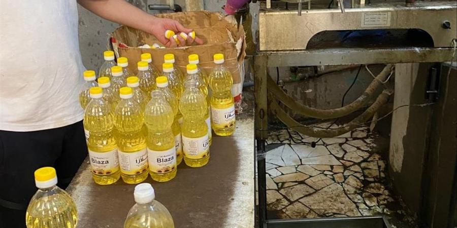 حماية المستهلك يضبط 3 أطنان خل وزيت مجهولة المصدر بالشرقية