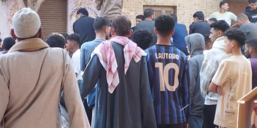 تشييع جثمان والد لاعب الزمالك محمد شحاتة في بني مزار وسط حالة من الحزن