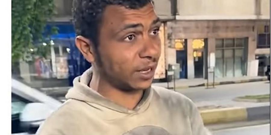 شاب من ذوي الهمم يخطف الأنظار بجمال صوته (فيديو)