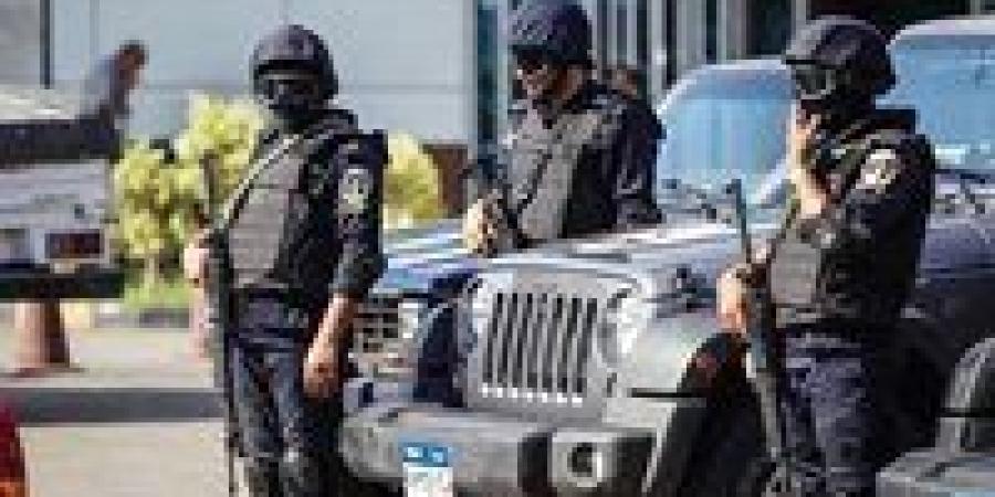 “غضب أب يتحول لسلاح أبيض”.. ضبط عامل هدد نجلته وخطيبها في شوارع المنصورة
