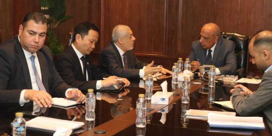 الكهرباء: مواصلة العمل على تعظيم العوائد من الموارد الطبيعية والاستفادة من الثراء الكبير بمصادر الطاقات المتجددة