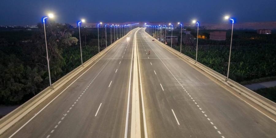 وزير النقل ومحافظ بني سويف يشهدان التشغيل التجريبي للمرحلة الأولى من مشروع محور الفشن التنموي على النيل