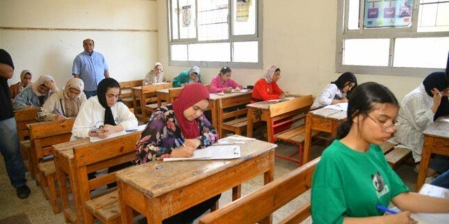 رابط تحميل نماذج الصف الثالث الإعدادي PDF بالإجابات من وزارة التعليم