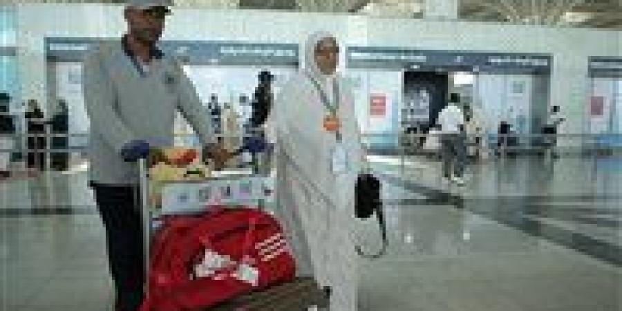 “الجسر الجوي مستمر”.. وصول أكثر من 5 آلاف حاج مصري إلى المدينة المنورة