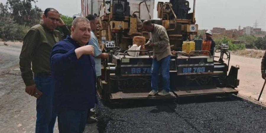 محافظ البحيرة توجه بتكثيف أعمال رصف الطرق ورفع كفاءة البنية التحتية بالقرى والنجوع