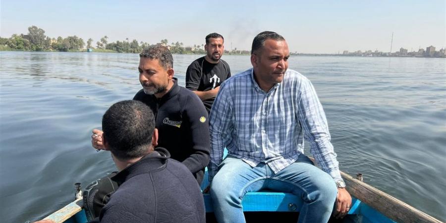 غطاسو مياه قنا يشاركون في البحث عن ضحايا حادث كوبري نجع حمادي