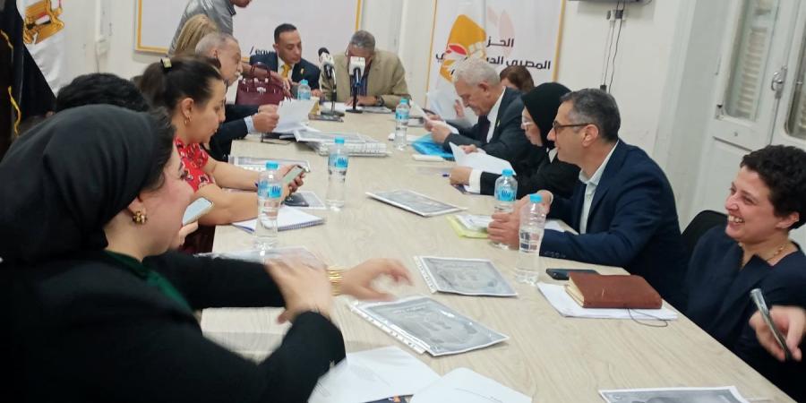 بدء الحلقة النقاشية حول التعديلات على قانون الأحوال الشخصية للمسيحيين والتي نظمها الحزب المصري الديمقراطي الاجتماعي