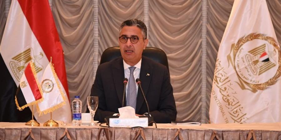 عقب حركة تنقلات موسعة.. وزير التموين يجتمع مع مديري المديريات وقيادات الوزارة