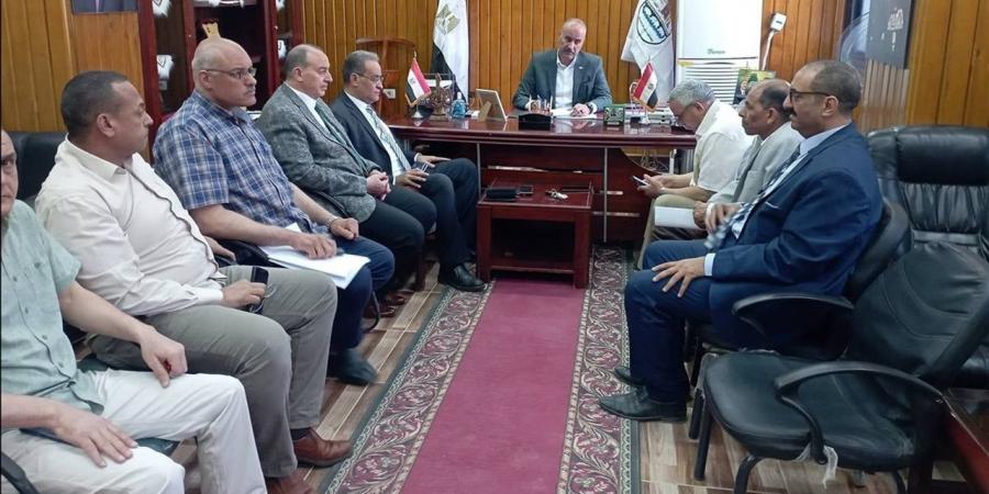 وكيل تعليم بني سويف يراجع الترتيبات النهائية لامتحانات نهاية الفصل الدراسي الثاني