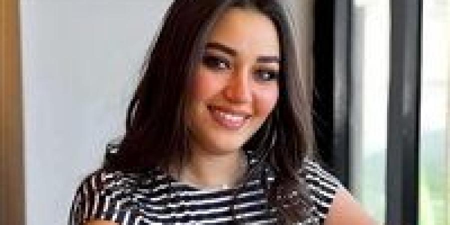 خلال أيام.. رحمة محسن تغني الأغنية الدعائية لـ فيلم إذما