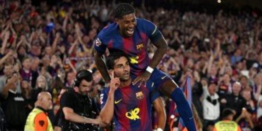 برشلونة يضرب ريال مدريد بثنائية ويتوج رسميا بلقب الدوري الإسباني.. فيديو