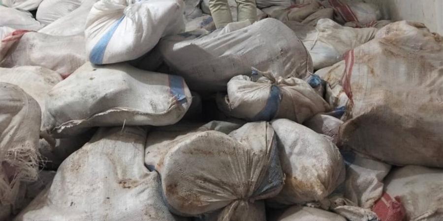 ضبط 25 طن لحوم مصنعة منتهية الصلاحية داخل ثلاجة في كفر الدوار