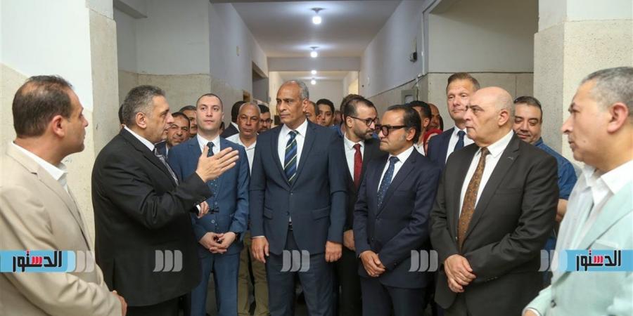 محافظ كفرالشيخ يتفقد أعمال تطوير وحدة الغسيل الكلوي بالزعفران