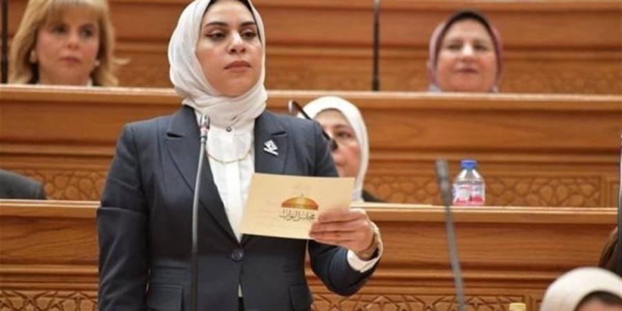 النائبة فاطمة عادل تتقدم بطلب إحاطة بشأن اتساع الفجوات الاقتصادية للمرأة