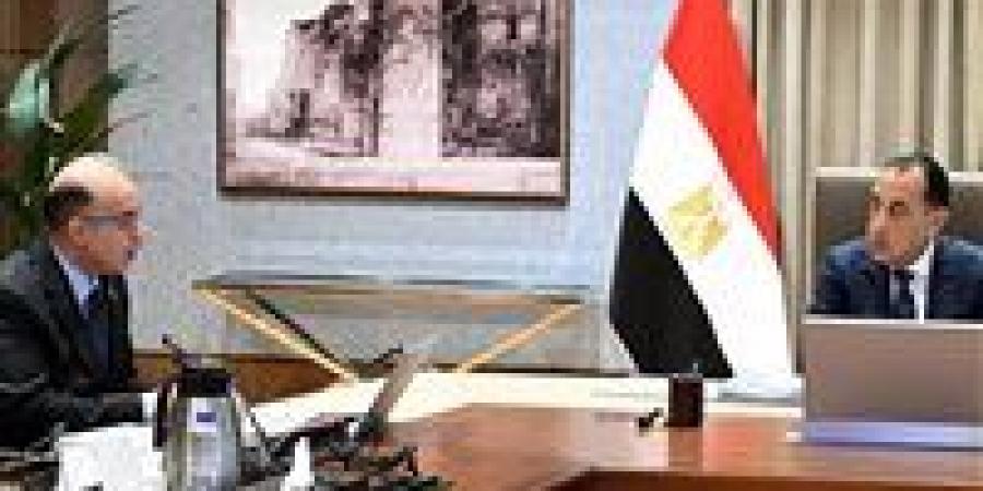 رئيس الوزراء يستعرض مع وزير الاستثمار عددًا من ملفات العمل