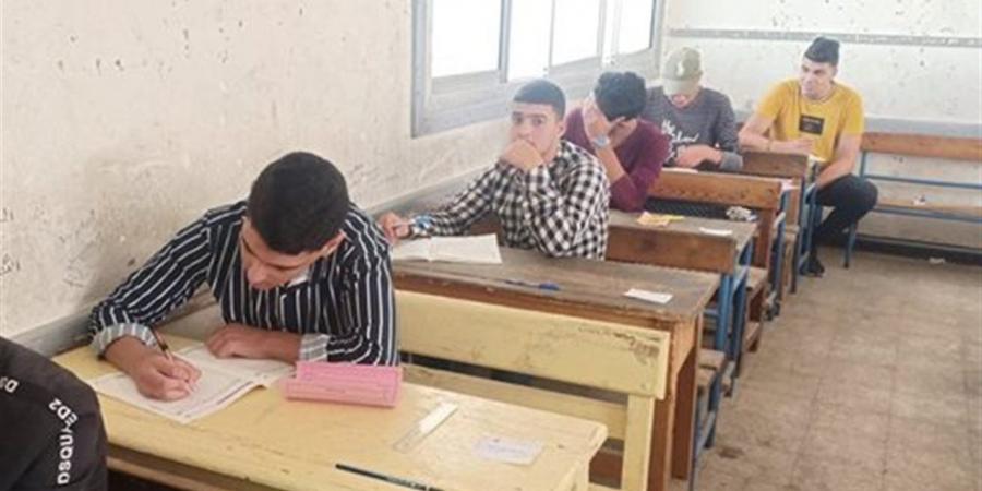 استعدادات مكثفة بالمدارس لانطلاق الامتحانات الأساسية لطلاب صفوف النقل