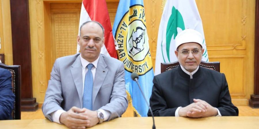 جامعة الأزهر والبريد يوقعان بروتوكولا لتقديم خدمات مالية للطلاب والعاملين