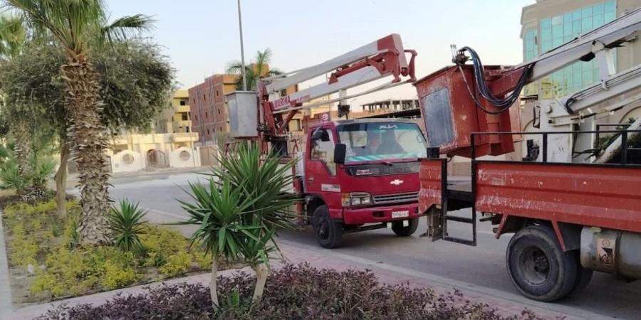 جولة ميدانية لمتابعة أعمال تطوير شبكات الكهرباء بأنحاء الفيوم الجديدة