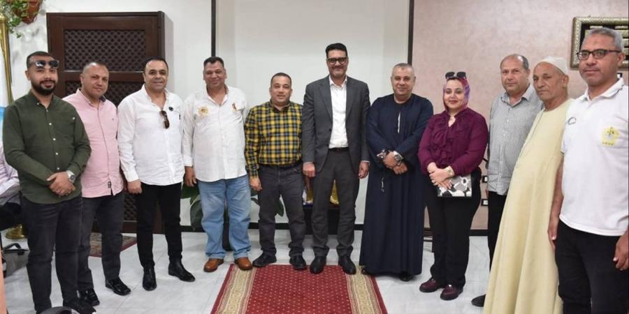 رئيس "مياه القليوبية" يبحث حلول توصيل الصرف الصحي لقرية كفر الشيخ إبراهيم ببنها