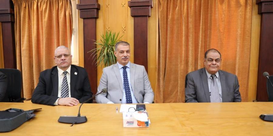 مجلس جامعة الأزهر: انتظام الامتحانات وتوفير البيئة الملائمة والانضباط داخل اللجان