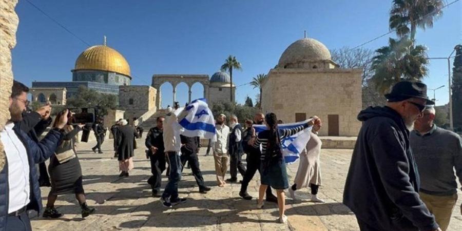 الاحتلال يحاصر القدس والمسجد الأقصى لتأمين اقتحامات المستوطنين ومسيرة الأعلام