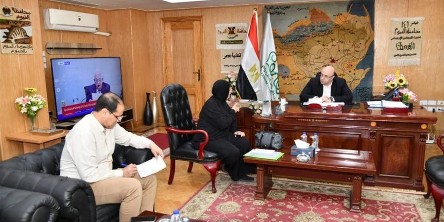 محافظ الفيوم يناقش خطة عمل حملة "طرق الأبواب" للتوعية بمخاطر الإدمان والتعاطي