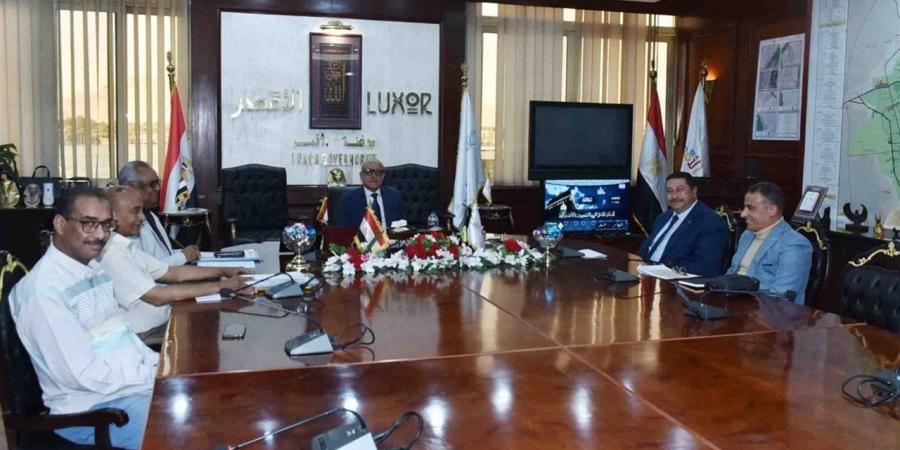 ضمن "الموجة 29" إزالة 39 حالة تعدٍ وتكثيف لمنظومة النظافة بالمسارات السياحية بالاقصر