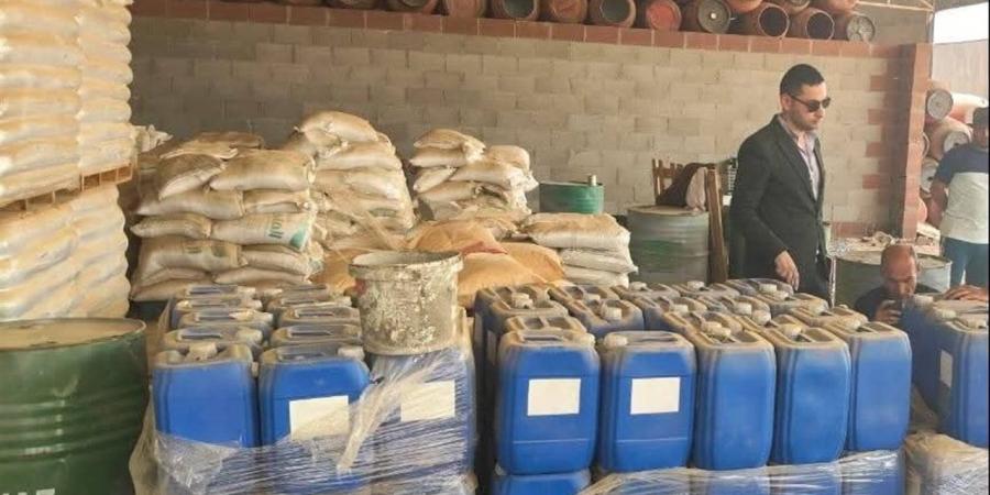ضبط مصنع “تنر” بدون ترخيص و21 طن مواد كيماوية بالمنوفية