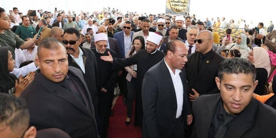 وزير الأوقاف: الدولة المصرية بقيادة الرئيس السيسي تدعم كل ما يعزز الارتباط بكتاب الله