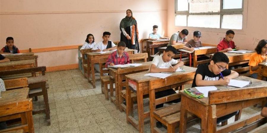 "التعليم" تحدد مواعيد امتحانات الدور الثاني لصفوف النقل والشهادة الإعدادية 2026