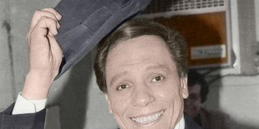 «أنا ركبى حديد والأهلى حديد».. تفاصيل قصة عشق الزعيم عادل إمام للأهلى