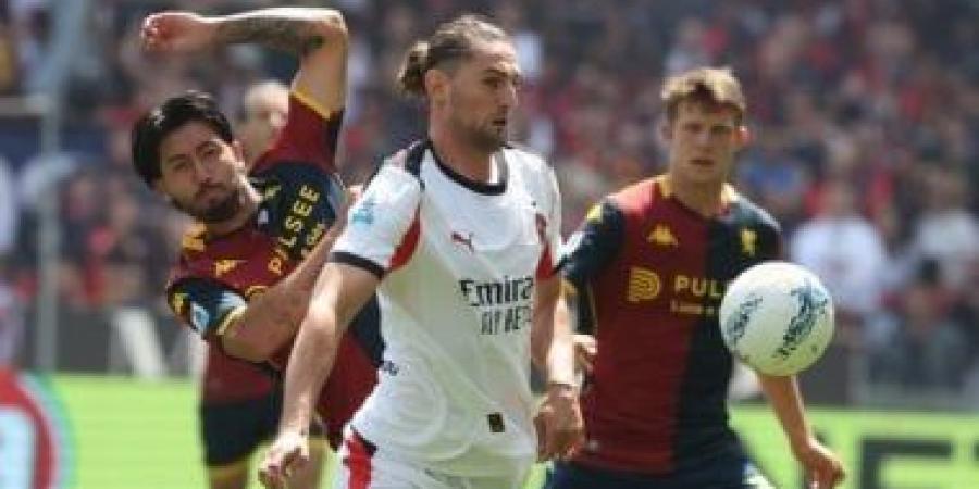 ميلان يقترب من التأهل لدوري أبطال أوروبا بثنائية فى جنوى.. فيديو