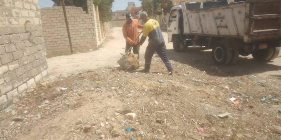 رفع 26 طن مخلفات وأتربة بمركز ومدينة برج العرب لتحسين كفاءة منظومة النظافة