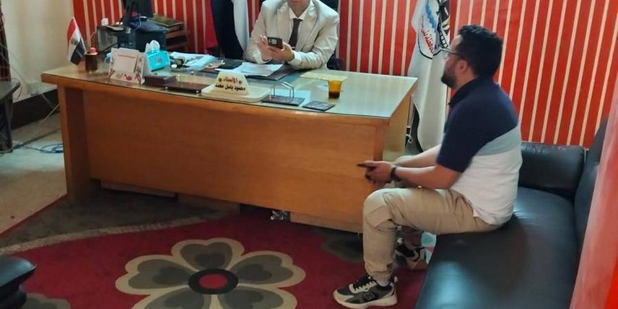 مدير مديرية العمل ببني سويف يواصل لقاءاته مع المواطنين للاستماع إلى مطالبهم وتوفير فرص عمل للشباب
