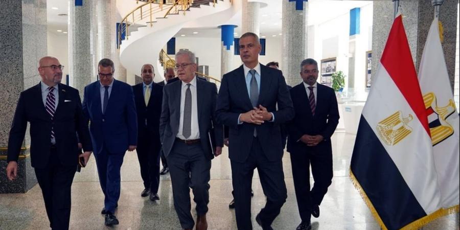رئيس مصر للطيران: شراكة مصرية أمريكية لتوسيع شبكة الرحلات الجوية