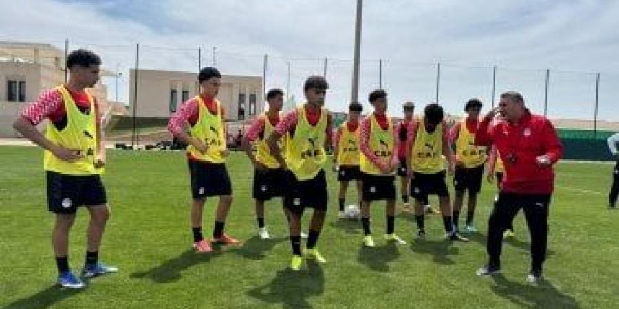 منتخب مصر للناشئين يشكو ملاعب التدريب بالمغرب قبل جولة الحسم بأمم أفريقيا