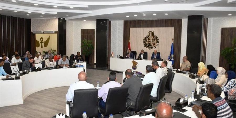 وزيرة التنمية المحلية تحيل مسئولي الأملاك والإدارة الهندسية بأسوان وإدفو وكوم أمبو للتحقيق