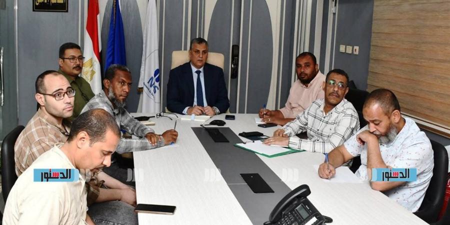 محافظ أسوان: تكثيف الجهود بملفات التقنين واسترداد أراضى الدولة والمتغيرات المكانية