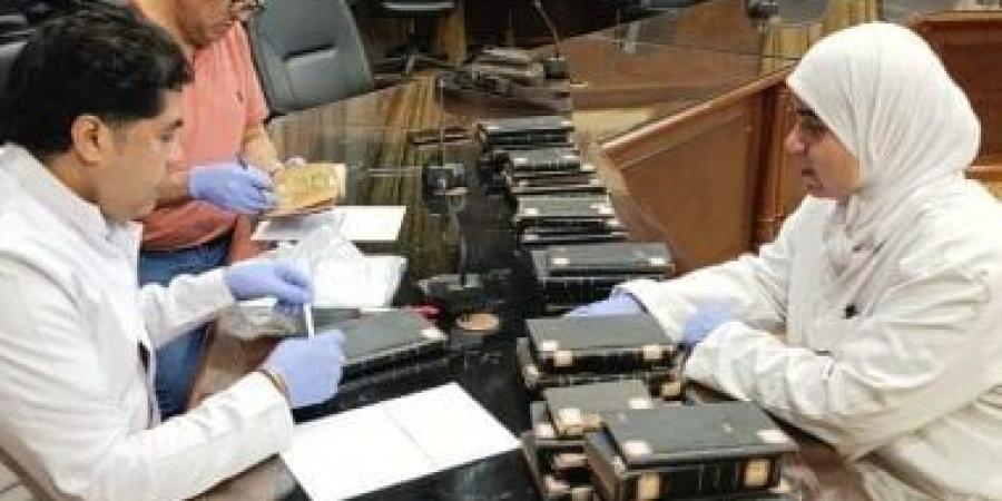 دار الكتب تبدأ فحص وتصنيف كتب مكتبة البلدية بدمنهور قبل ترميمها