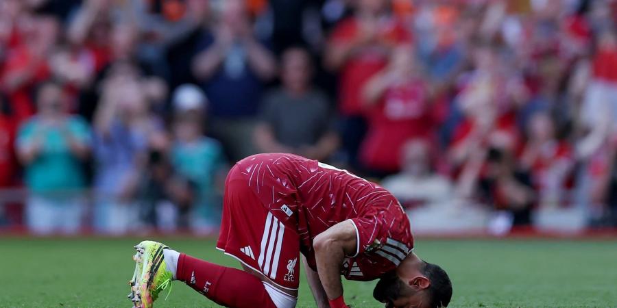 10 صور فى وداع محمد صلاح الأخير لجماهير ليفربول