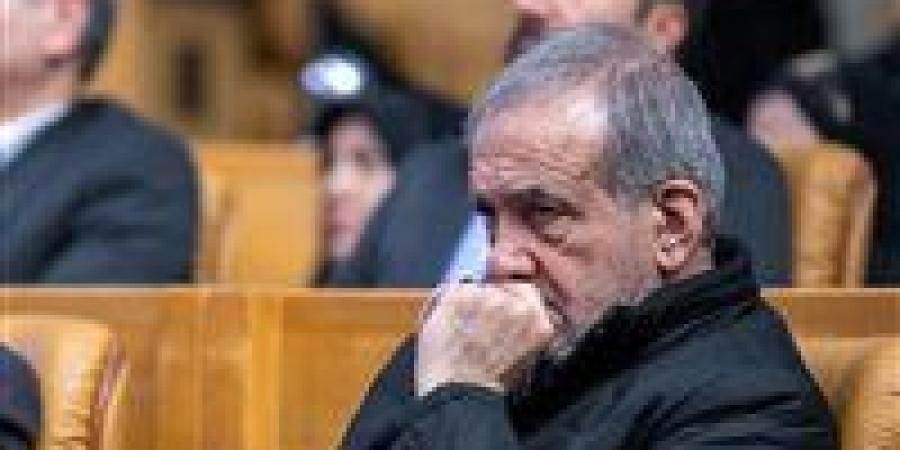 الرئيس الإيراني: لا نتخذ أي قرارات من دون موافقة المرشد الأعلى