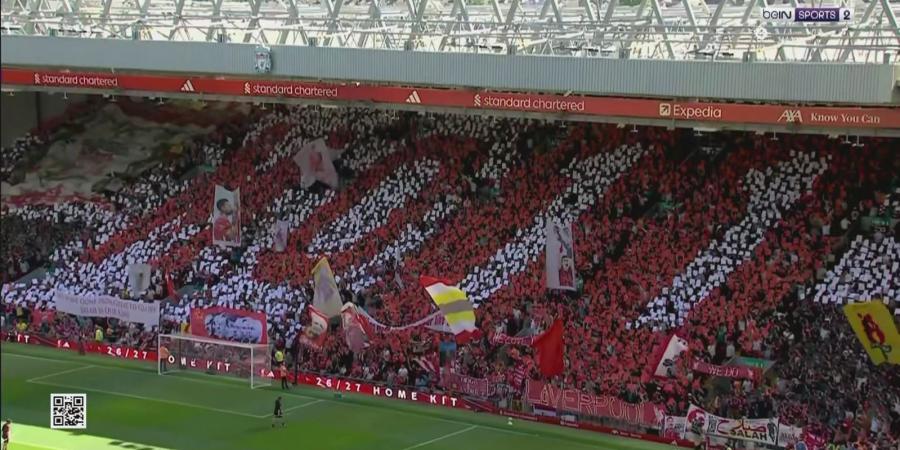 محمد صلاح يصطحب مكة وكيان لوداع أنفيلد.. والجماهير تكرمه بتيفو مميز (صور)