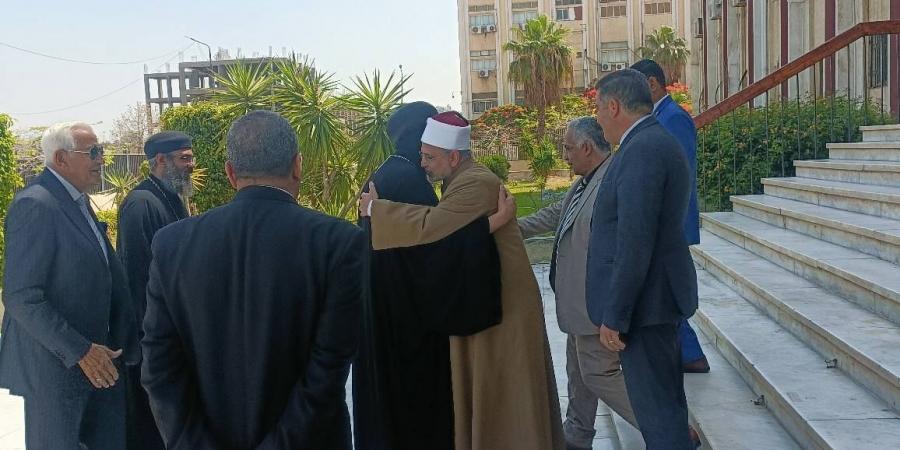 رئيس جامعة الأزهر يستقبل الأنبا إرميا ووفد كنسي للتهنئة بعيد الأضحى المبارك