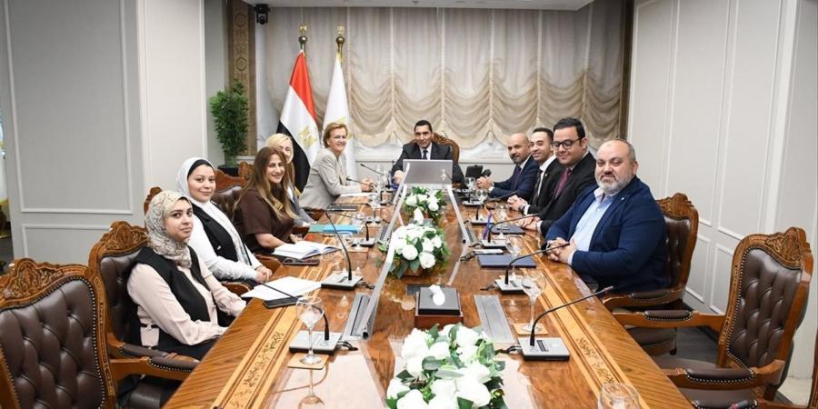 وزير الشباب والرياضة يلتقي مع سفيرة الاتحاد الأوروبي بالقاهرة