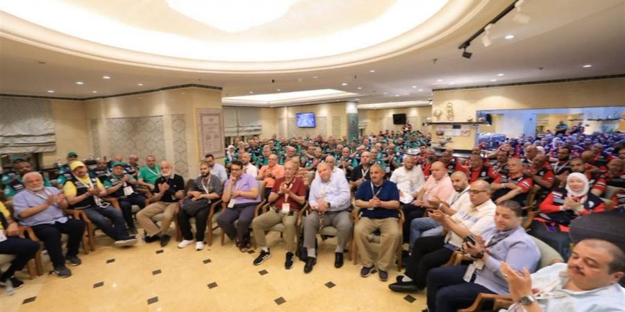 رئيس بعثة حج الجمعيات الأهلية يلتقي المشرفين قبل تنفيذ خطة التصعيد لعرفات