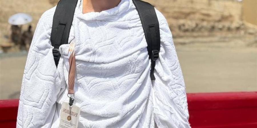ظهور روحاني لـ أحمد حاتم خلال أداء فريضة الحج
