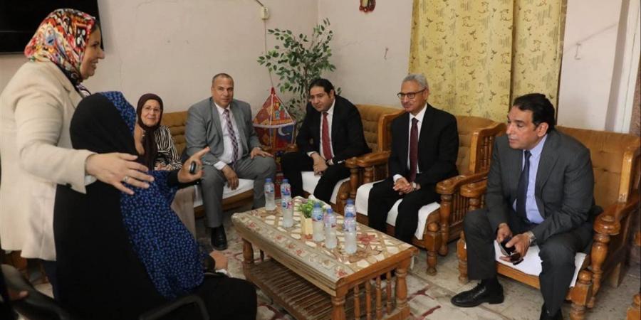 محافظ بني سويف يشارك الأيتام والمسنين فرحة عيد الأضحى
