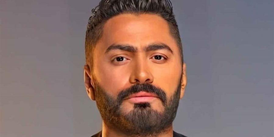 "في ضهرك يا صاحبي”.. تامر حسني يساند عزيز الشافعي بعد أزمة “بحرية”