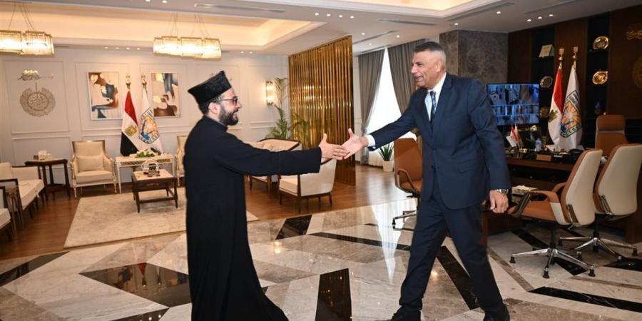 محافظ جنوب سيناء يستقبل وفد الكنيسة الكاثوليكية بشرم الشيخ للتهنئة بعيد الأضحى